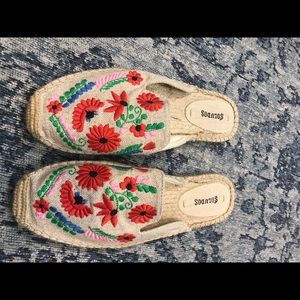 Soludos slip on shoes